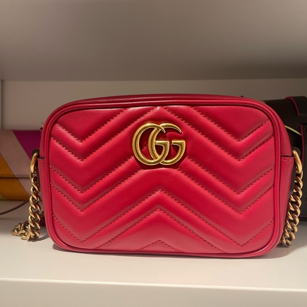Gucci marmont red small.